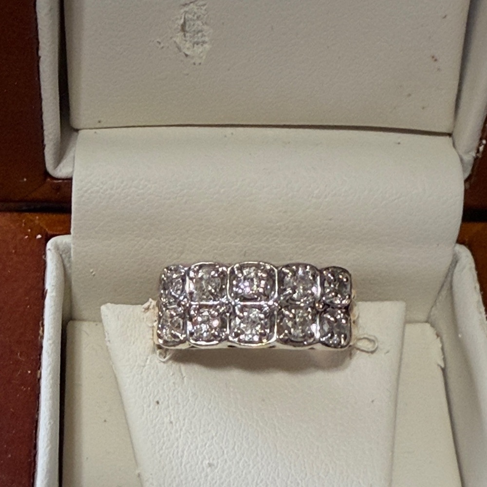 Dazzling Silver Women's Ring